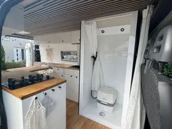 Silber Gebraucht 2015 Citroën Jumper Van / Kleinbus | 35.900 €