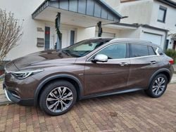 Braun Gebraucht 2016 Infiniti QX30 Premium Limousine | 15.000 €