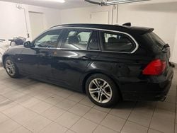 Schwarz Gebraucht 2011 BMW 320 Lifestyle Kombi | 4.900 € (Guter Preis)