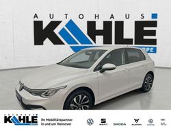 Weiß Gebraucht 2022 VW Golf VIII Active Limousine | 23.990 € (Fairer Preis)