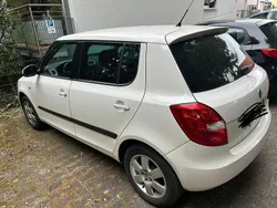 Weiß Gebraucht 2009 Skoda Fabia Kombi | 2.100 € (Guter Preis)