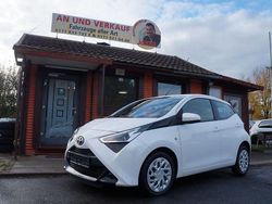 Weiß Gebraucht 2021 Toyota Aygo X-play Kleinwagen | 8.990 € (Guter Preis)