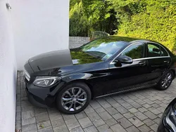 Schwarz Gebraucht 2016 Mercedes 220 Limousine | 14.000 €