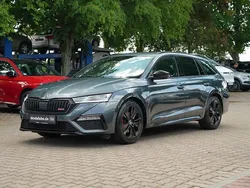 Quarzgrau metallic Gebraucht 2021 Skoda Octavia RS Kombi | 30.889 € (Etwas zu teuer)