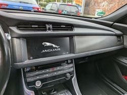 Grau Gebraucht 2019 Jaguar XF Sportbrake Portfolio Kombi | 18.500 €