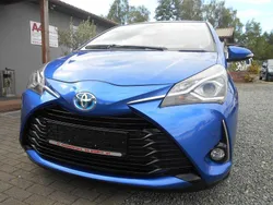 Blau Gebraucht 2018 Toyota Yaris Hybrid Team Limousine | 10.990 € (Guter Preis)