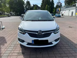 Weiß Gebraucht 2018 Opel Zafira Van / Kleinbus | 11.000 € (Fairer Preis)