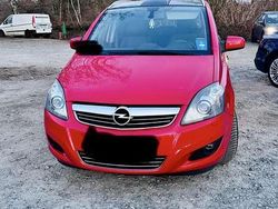 Rot Gebraucht 2009 Opel Zafira Innovation Van / Kleinbus | 3.800 € (Fairer Preis)