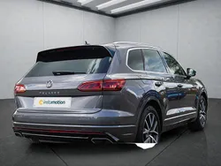 Grau Gebraucht 2024 VW Touareg SUV | 66.199 € (Guter Preis)