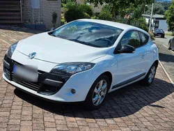 Weiß Gebraucht 2011 Renault Mégane Coupé Coupé | 4.200 € (Fairer Preis)