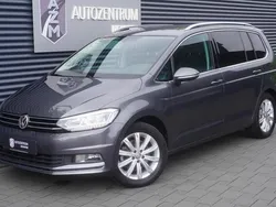 Indiumgrau metallic Gebraucht 2016 VW Touran Highline Van / Kleinbus | 21.990 € (Fairer Preis)