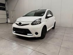 Weiß Gebraucht 2013 Toyota Aygo Cool Kleinwagen | 2.990 € (Fairer Preis)