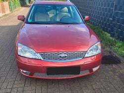 Rot Gebraucht 2006 Ford Mondeo Ghia Kombi | 6.500 €