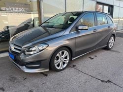 Grau Gebraucht 2015 Mercedes 180 Limousine | 11.399 € (Guter Preis)