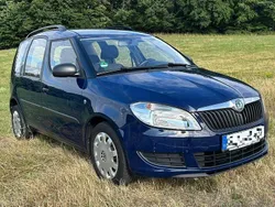 Blau Gebraucht 2010 Skoda Roomster Kombi | 2.390 € (Fairer Preis)