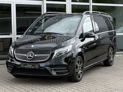 Obsidianschwarz metallic Gebraucht 2018 Mercedes V220 AMG Van / Kleinbus | 39.800 € (Fairer Preis)