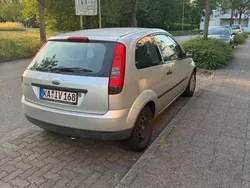 Grau Gebraucht 2005 Ford Fiesta Kleinwagen | 1.500 € (Fairer Preis)