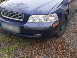 Blau Gebraucht 2001 Volvo V40 Kombi | 650 € (Guter Preis)