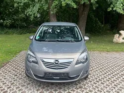 Grau Gebraucht 2010 Opel Meriva Van / Kleinbus | 5.000 € (Fairer Preis)