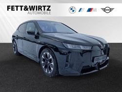 Black sapphire metallic Neu 2026 BMW iX M Sport SUV | 82.590 € (Superpreis)