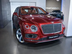 Rot Gebraucht 2016 Bentley Bentayga SUV | 76.900 € (Fairer Preis)