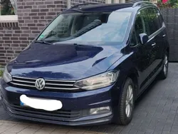 Blau Gebraucht 2016 VW Touran Comfortline Van / Kleinbus | 11.200 €