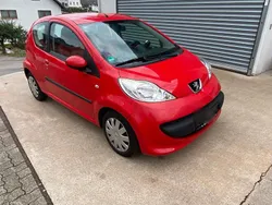 Rot Gebraucht 2008 Peugeot 107 Kleinwagen | 1.690 € (Fairer Preis)