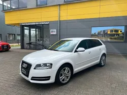 Weiß Gebraucht 2012 Audi A3 Sportback Attraction Limousine | 9.990 € (Teuer)