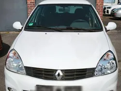 Weiß Gebraucht 2010 Renault Clio II Authentique Limousine | 1.800 € (Guter Preis)