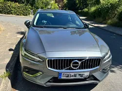 Grau Gebraucht 2018 Volvo V60 Inscription Kombi | 27.500 € (Fairer Preis)