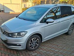 Silber Gebraucht 2017 VW Touran Sound Van / Kleinbus | 11.000 € (Superpreis)