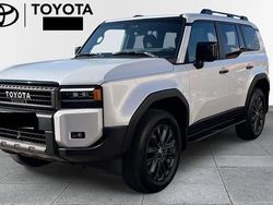 Platinum white pearl mc. Gebraucht 2024 Toyota Land Cruiser SUV | 93.900 € (Fairer Preis)