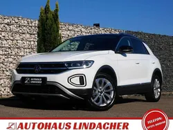 Weiß (metallic) Gebraucht 2022 VW T-Roc Style SUV | 24.870 € (Fairer Preis)