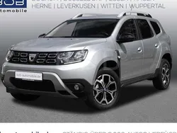 Grau Gebraucht 2021 Dacia Duster Celebration SUV | 18.888 € (Fairer Preis)