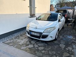 Weiß Gebraucht 2009 Renault Mégane Coupé Dynamique Coupé | 2.200 € (Guter Preis)