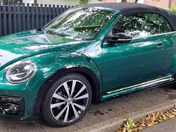Bottle green sonderlackierung Gebraucht 2018 VW Beetle R-line Cabrio | 33.795 €