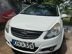 Weiß Gebraucht 2011 Opel Corsa Color Edition Kleinwagen | 1.800 € (Superpreis)