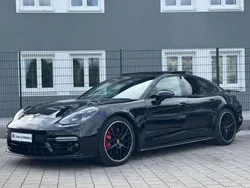 Schwarz (metallic) Gebraucht 2019 Porsche Panamera Limousine | 88.990 €
