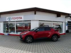 Rot/schwarz Gebraucht 2024 Toyota C-HR Team SUV | 34.990 € (Fairer Preis)