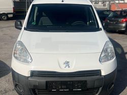 Weiß Gebraucht 2014 Peugeot Partner Avantage Van / Kleinbus | 5.299 € (Etwas zu teuer)
