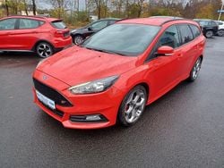Rot Gebraucht 2017 Ford Focus Sport Kombi | 10.490 € (Guter Preis)