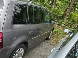 Grau Gebraucht 2009 VW Touran Van / Kleinbus | 6.000 € (Teuer)
