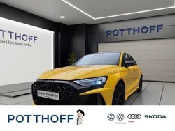 Gelb Gebraucht 2022 Audi RS3 Sportback Sport Kleinwagen | 96.275 €