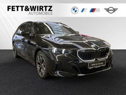 Saphirschwarz metallic Neu 2025 BMW 540 M Sport Kombi | 87.590 € (Teuer)
