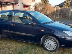 Blau Gebraucht 2004 Ford Focus Viva Limousine | 900 € (Guter Preis)