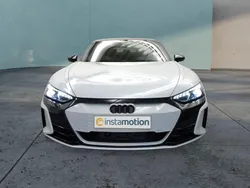 Grau Gebraucht 2024 Audi e-tron GT quattro Limousine | 86.349 € (Teuer)