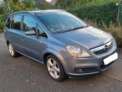 Grau Gebraucht 2006 Opel Zafira Cosmo Van / Kleinbus | 4.900 € (Fairer Preis)