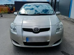 Silber Gebraucht 2008 Toyota Auris Limousine | 3.000 € (Fairer Preis)