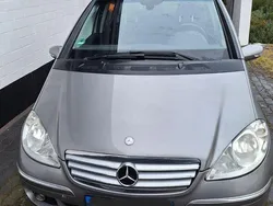 Grau Gebraucht 2006 Mercedes A170 Elegance Van / Kleinbus | 1.799 € (Fairer Preis)