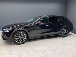 Obsidianschwarz Gebraucht 2024 Mercedes E300 Avantgarde Kombi | 79.890 €